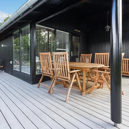 Three-bedroom Holiday In