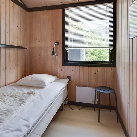 Three-bedroom Holiday In Hals